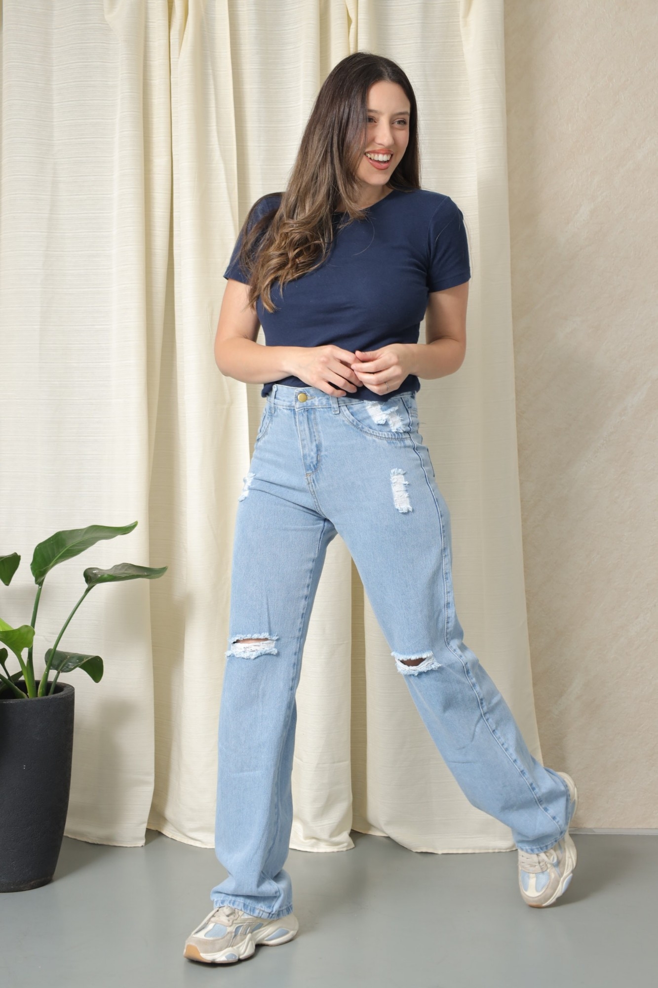 Reingreso! Wide Leg Nevado Clarito con Rotura - Imagen 2