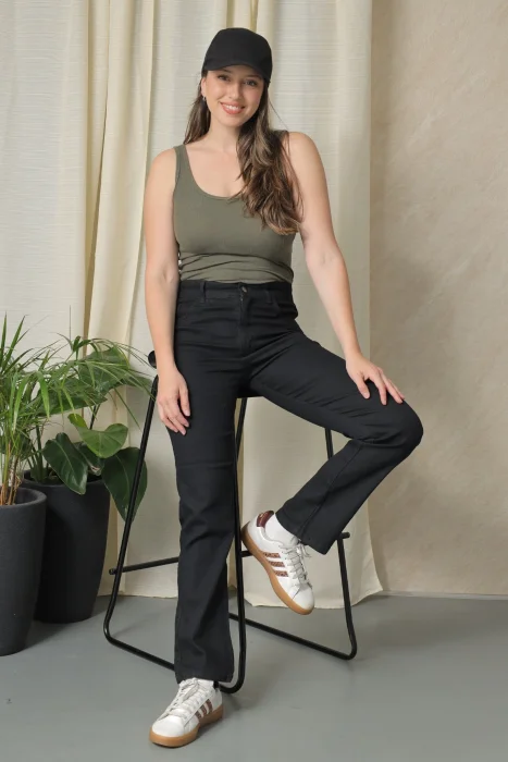 Pantalón Recto Negro Liso