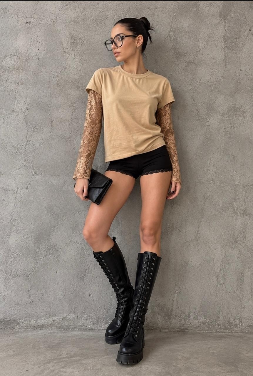Remera con Mangas de Encaje - Imagen 2