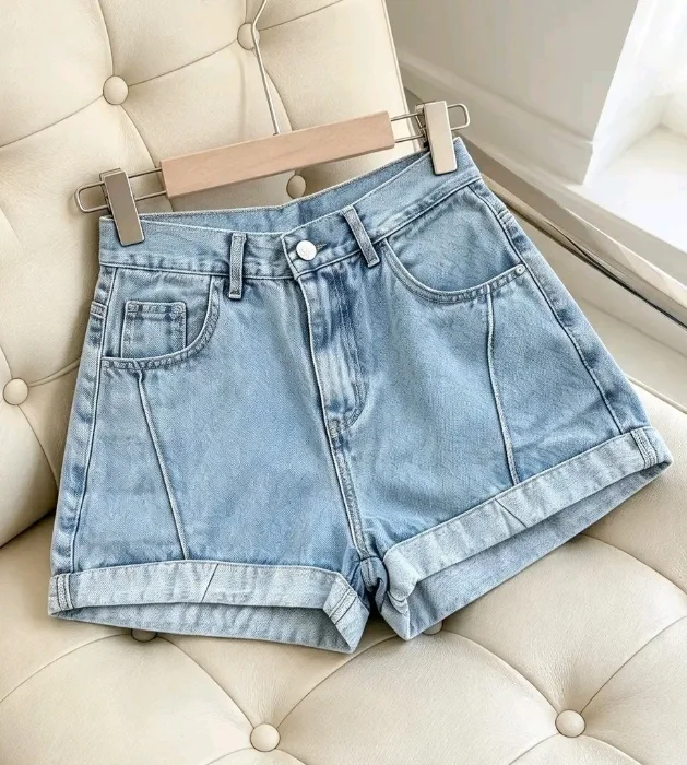 Short Carla