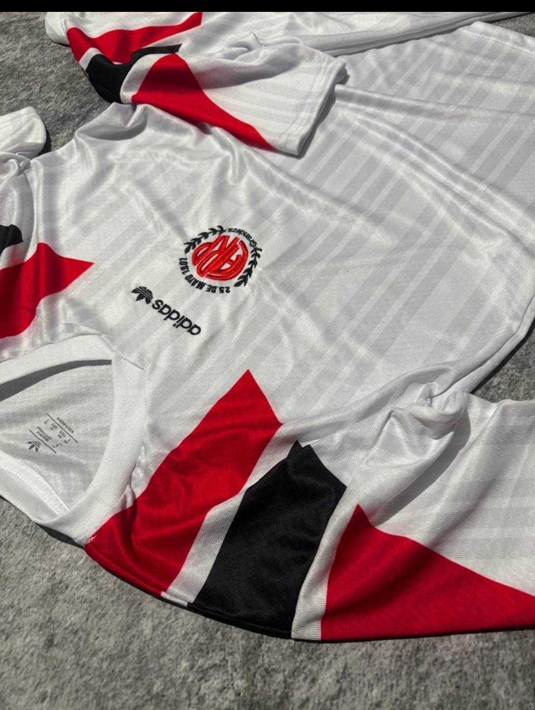 Camisetas Retro Premiums - Imagen 2