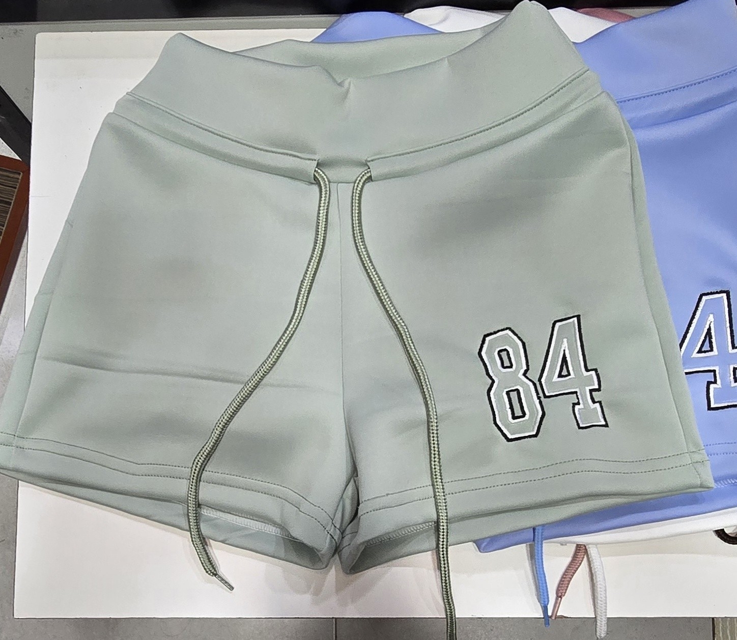 Short 84 - Imagen 3
