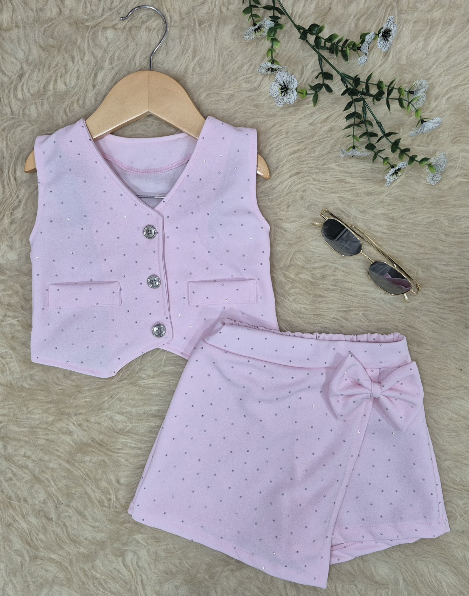 Conjunto  Chalequito y Short Pollera Scuba Stras - Imagen 4