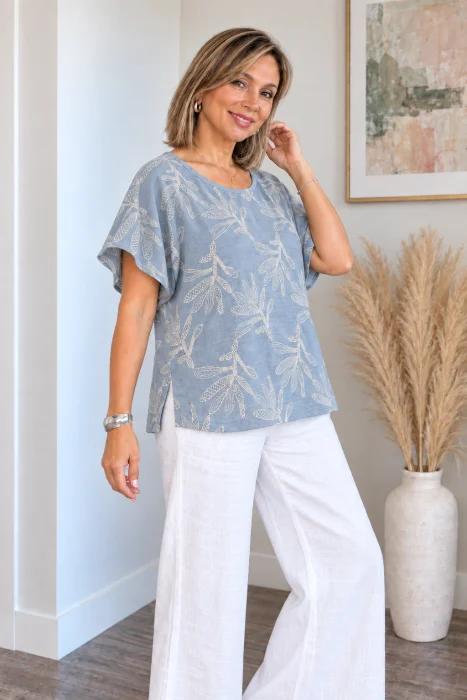 Blusa con Tajos  Bordada