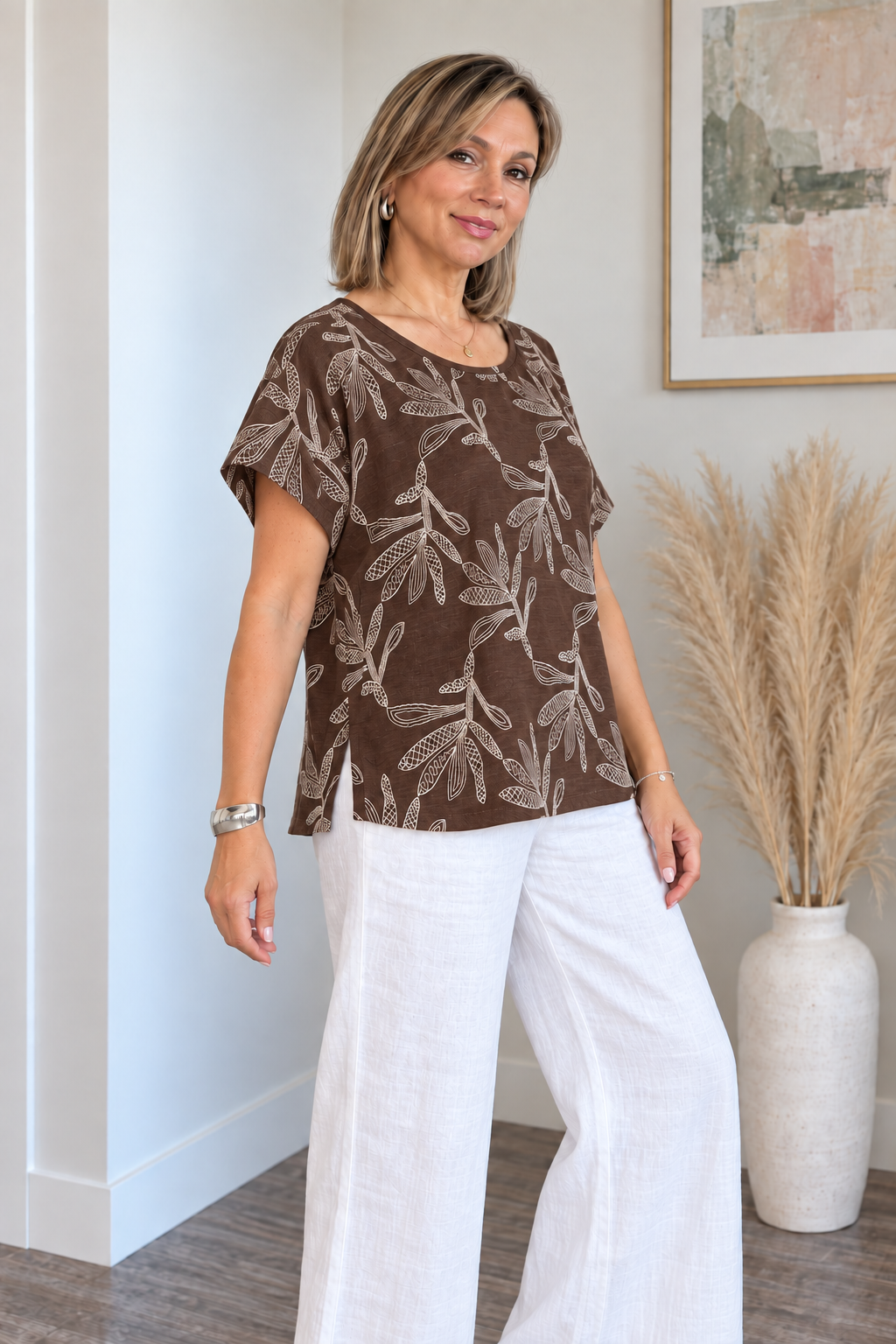 Blusa con Tajos  Bordada - Mangas%20japonesas%20en%20blusa%20chocolate%20bordada.png
