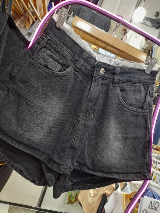 Short Pollera Negro Localidado (con Encaje)