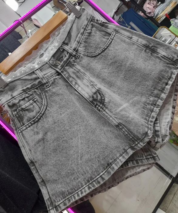 Short Pollera Gris (con Encaje)