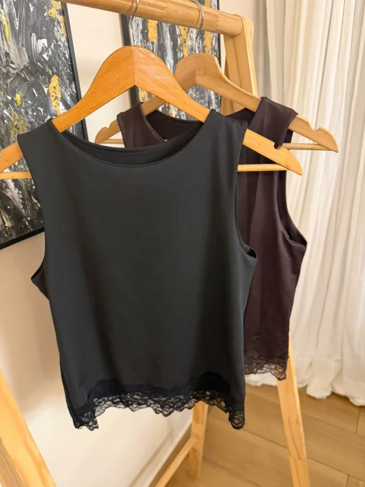 Musculosa de Microfibra con Encaje Taid
