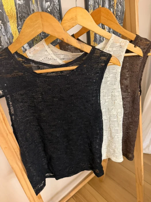 Musculosa de Encaje con Lentejuelas Caiman