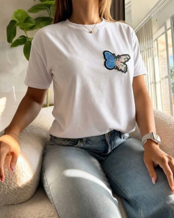 Remera Bordado Mariposas Algodón - Imagen 2
