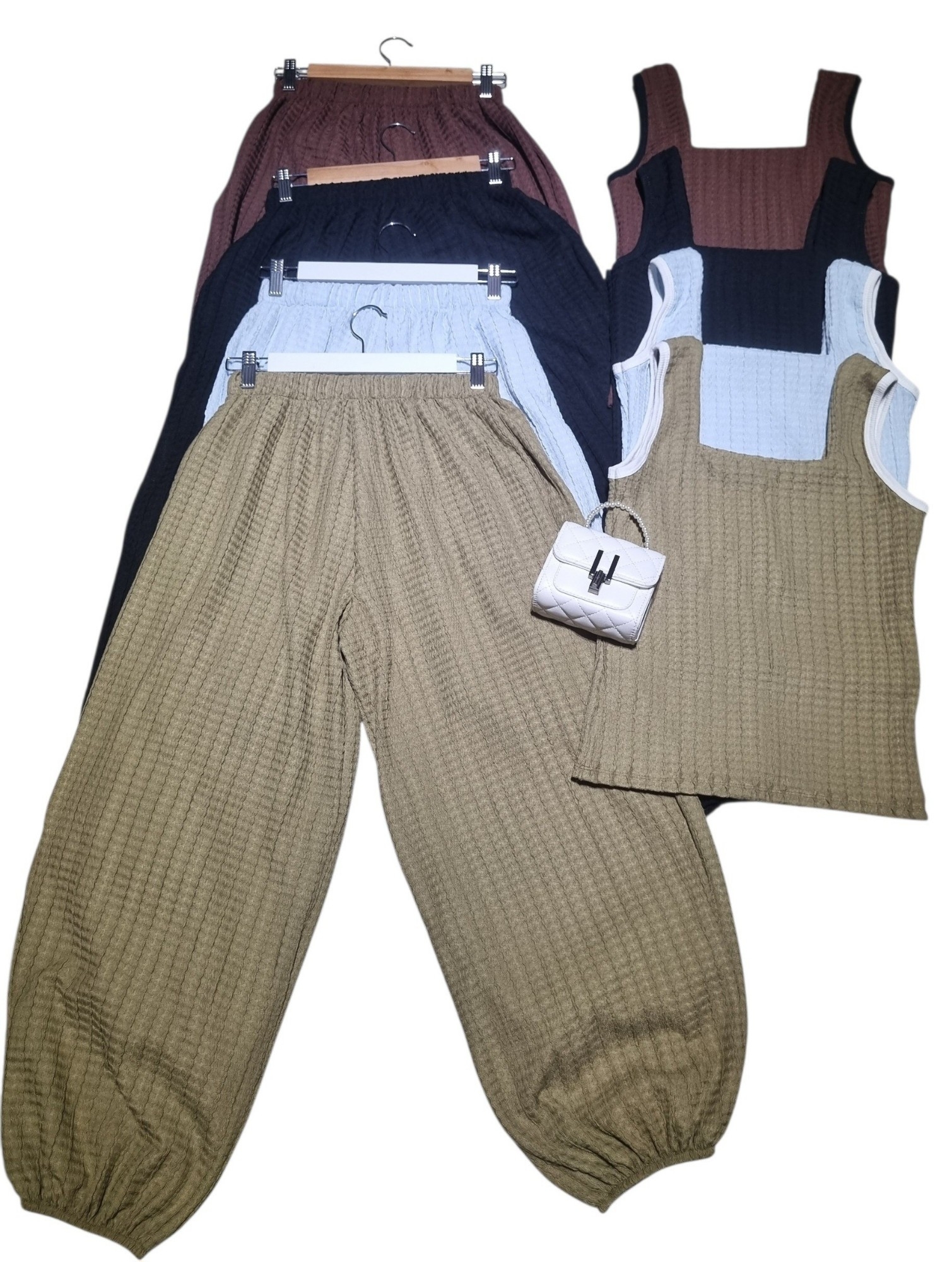 Conjunto Pantalo Globo+ Musculosa Cuello Cuadrado - Imagen 2