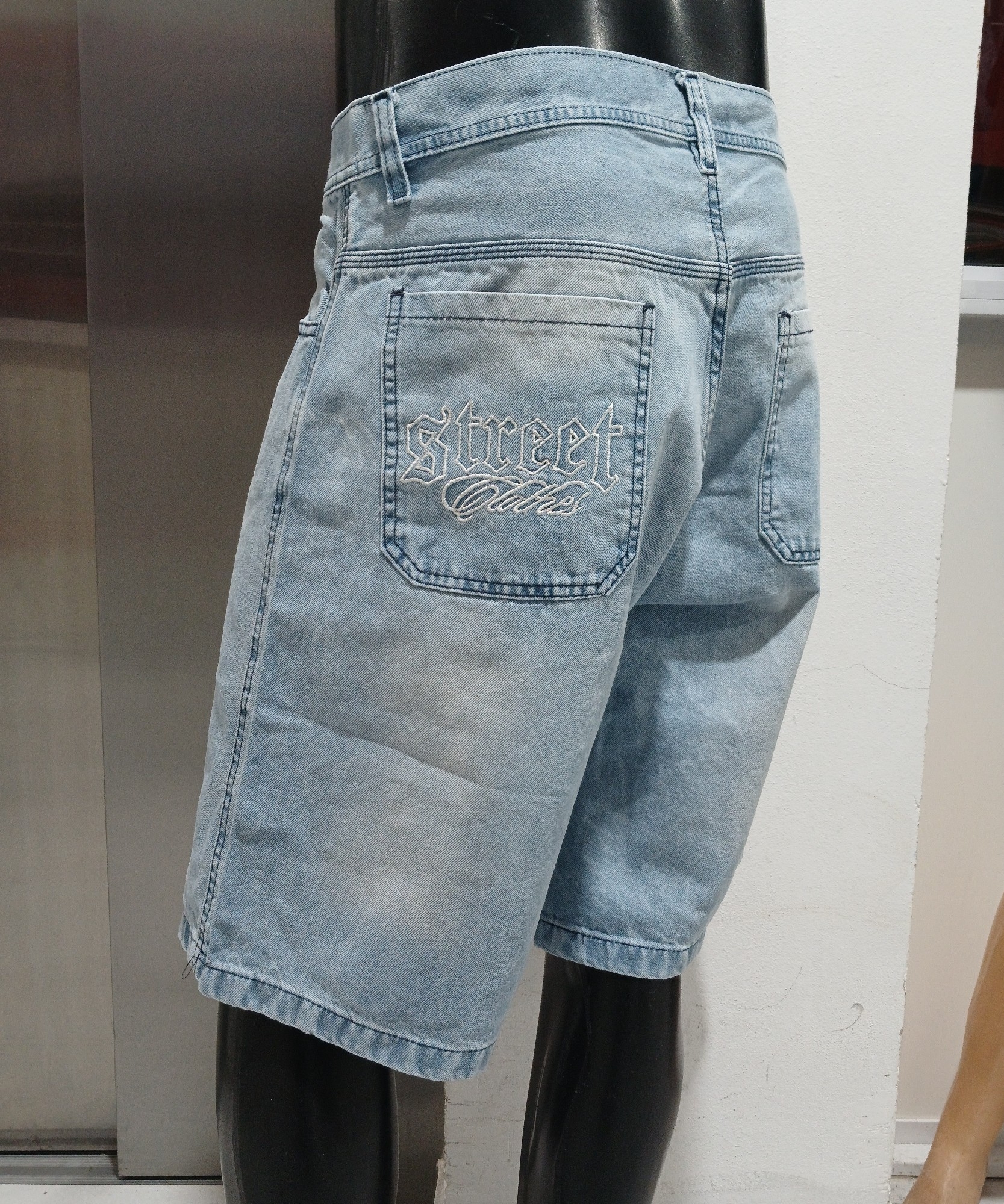 Bermuda Baggy Bordado - Imagen 3