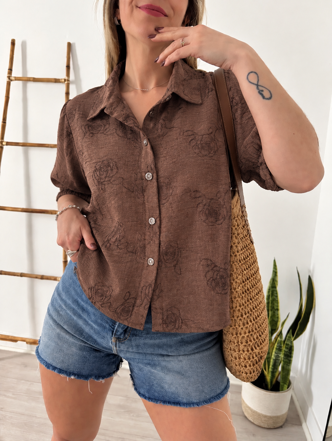 Camisa de Lino Bordada - 3CDD28D5-9A11-4325-B261-FD8DBFCF84D6.png