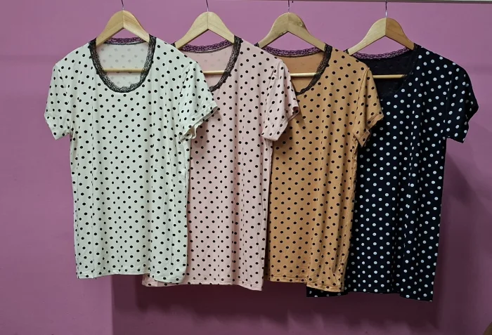 Remera Lunares