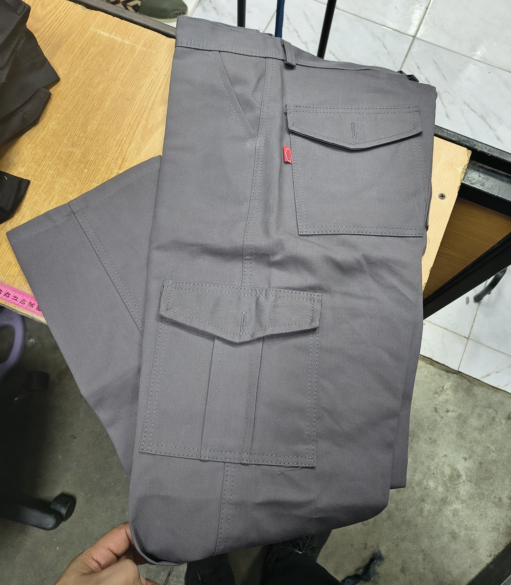 Cargo de Trabajo Gris - Imagen 2