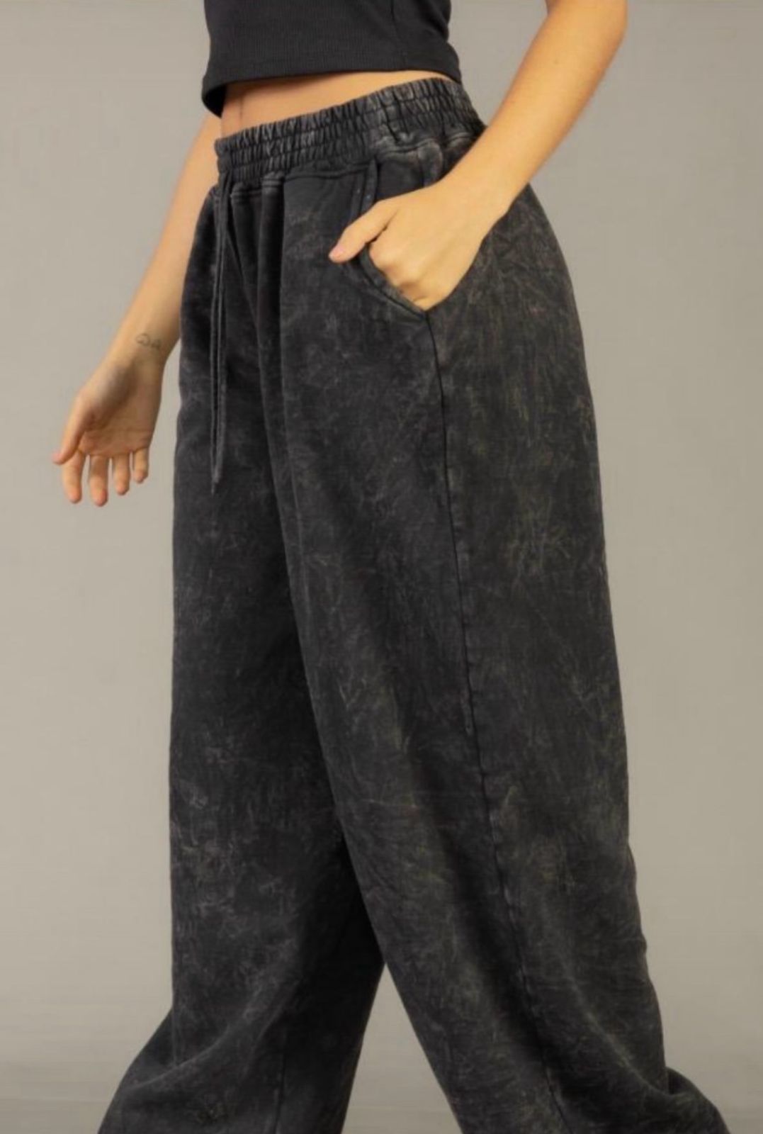Pantalones Baggy Rústico - 3efd5d2b-9253-48dc-9cb6-1e51b9f38385.jpeg