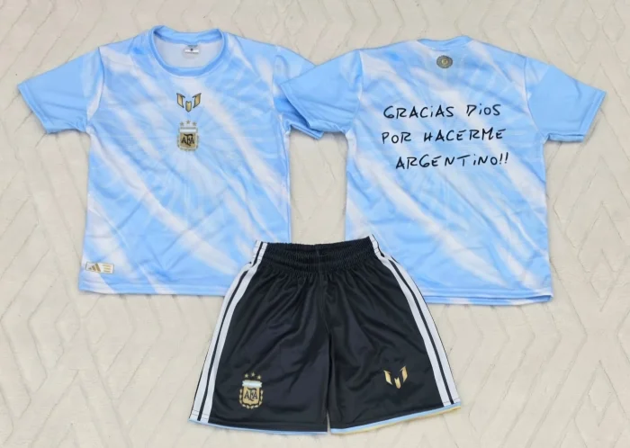 Conjunto Homenaje Messi Niño