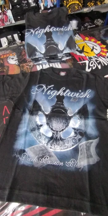 León Rock Remeras