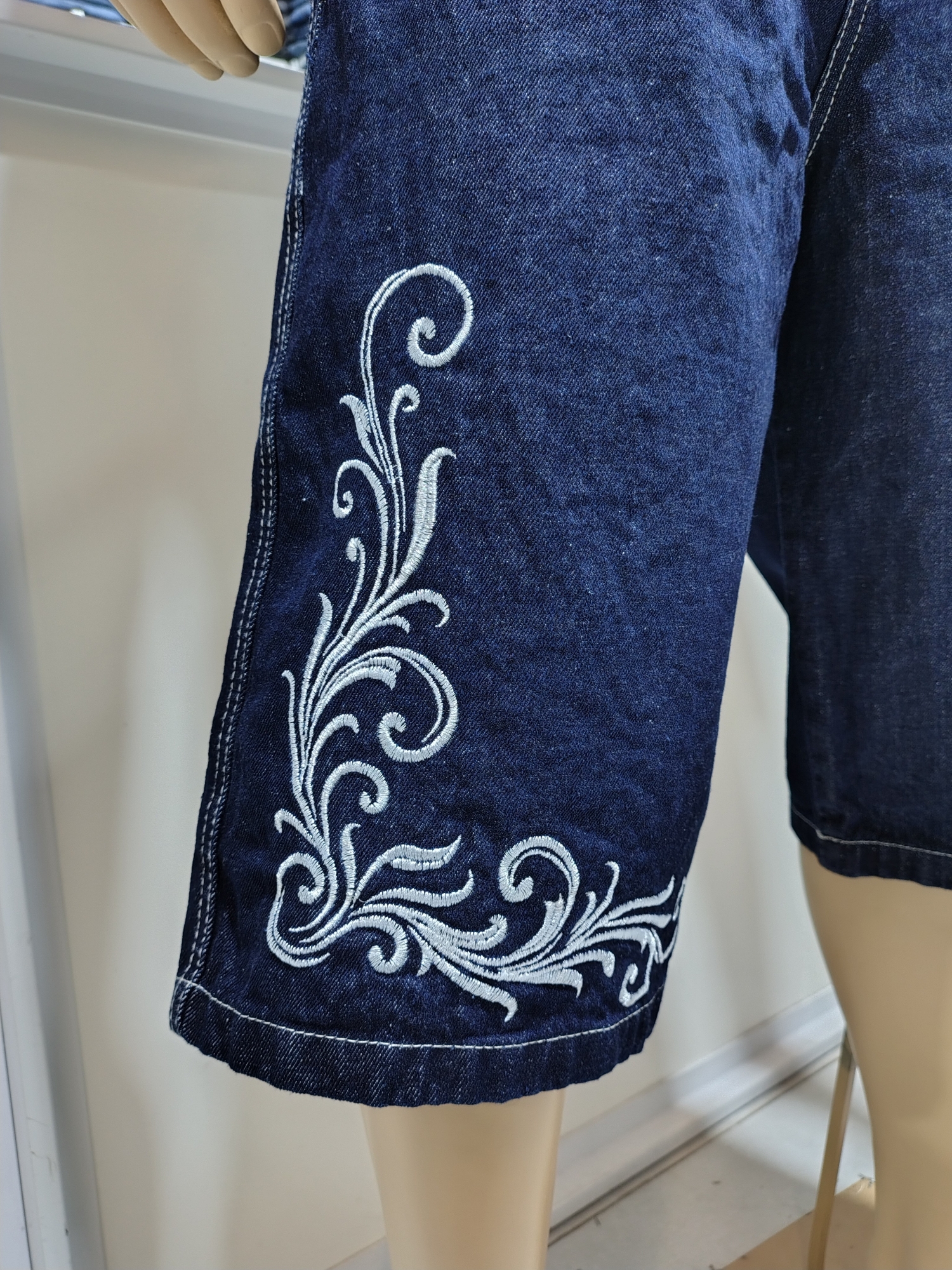 Bermuda Baggy Raw Denim Azul Bordado - Imagen 2