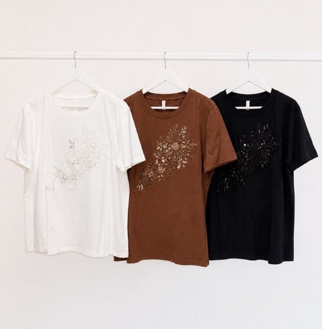 Remera con Aplique Bordado - Imagen 2