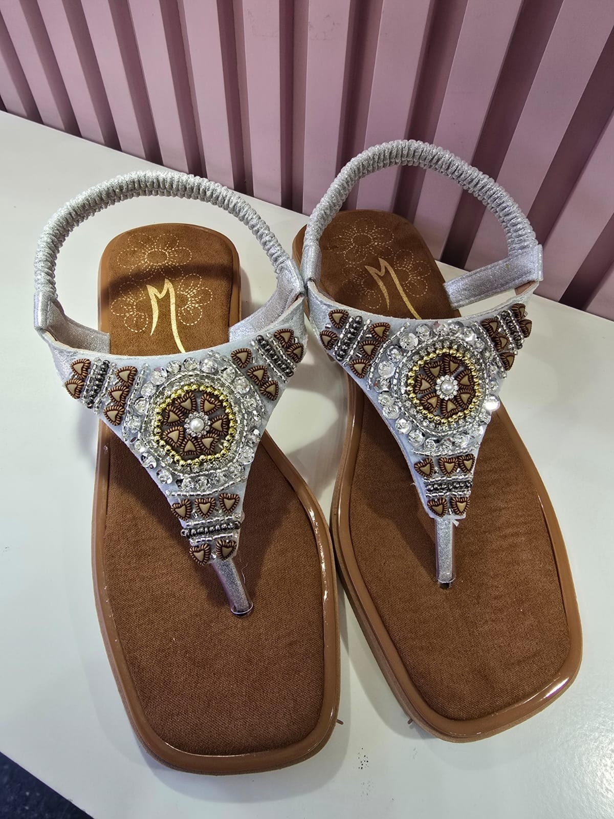 Sandalias Tipo Ojotas Art.40 Plata con Brillo - Imagen 2