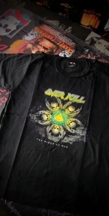 León Rock Remeras