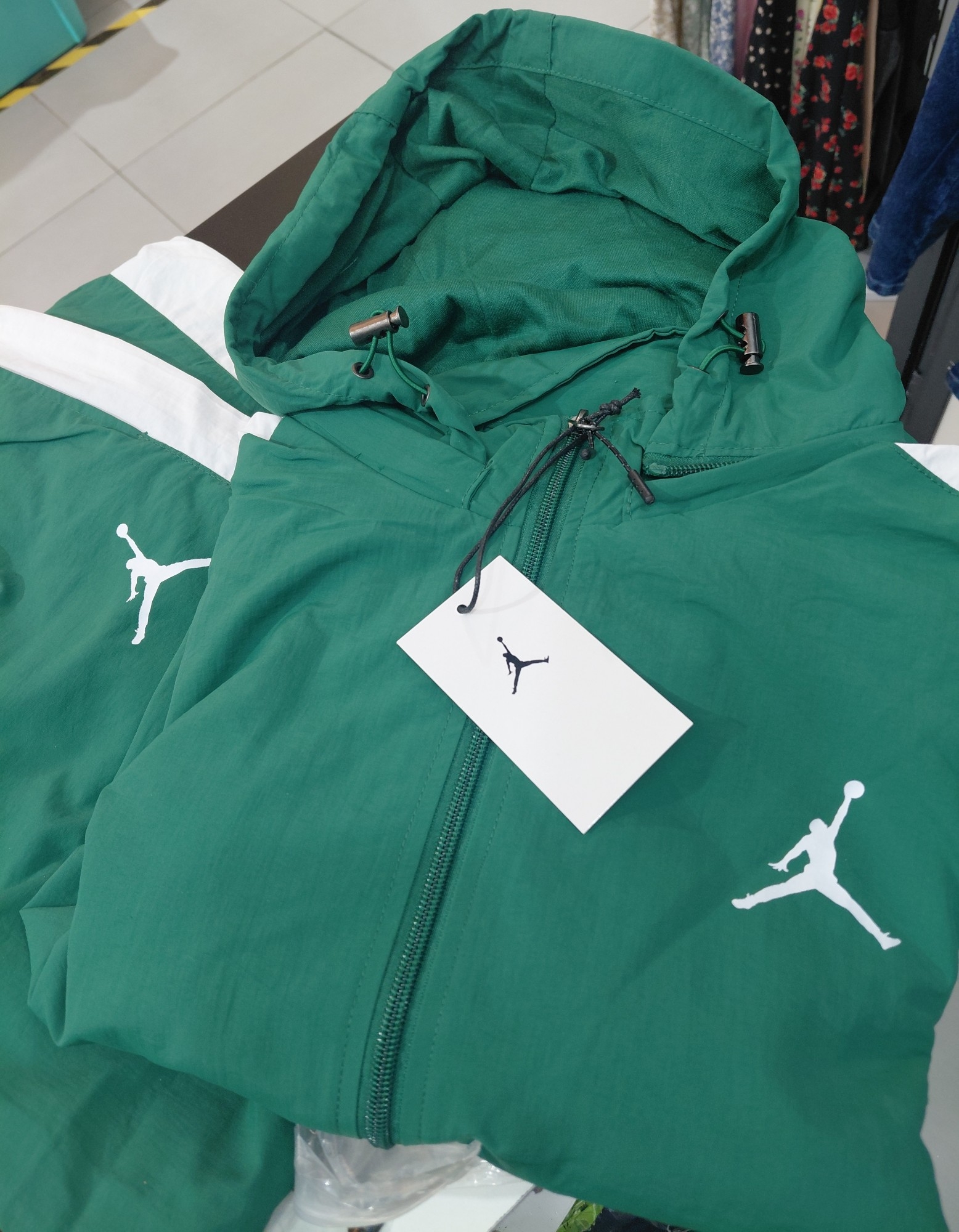 Conjunto Jordan Rompeviento Premiun Importado (leer Descripción) - Imagen 3