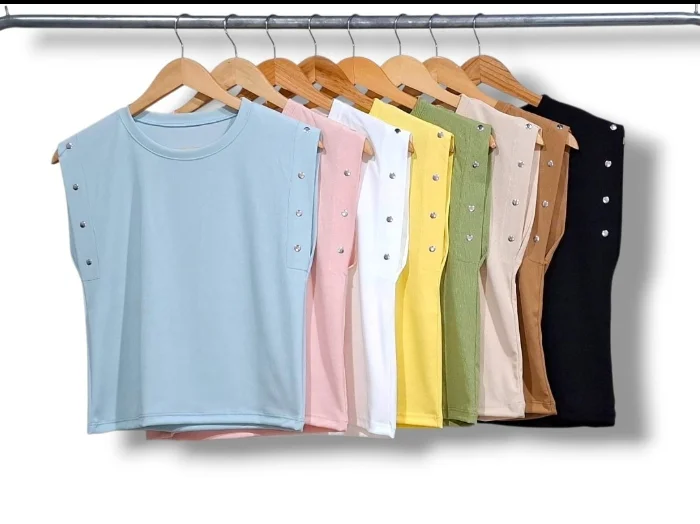 Musculosa con Tachas