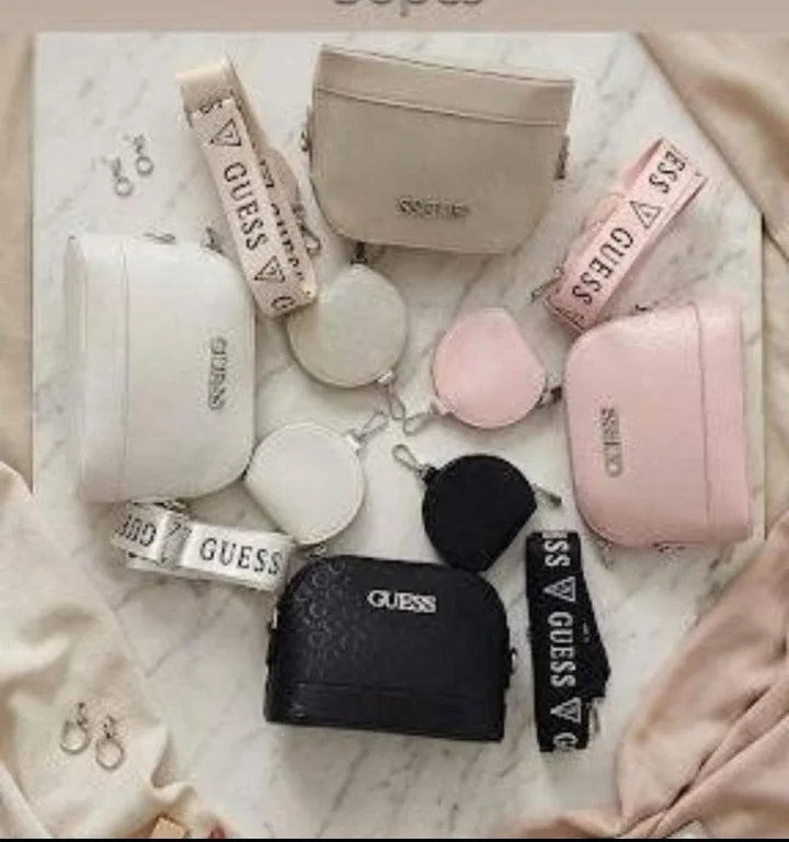 Cartera Ingreso!!! Guss . *negra Se Va con una de Color si o Si* - Imagen 1