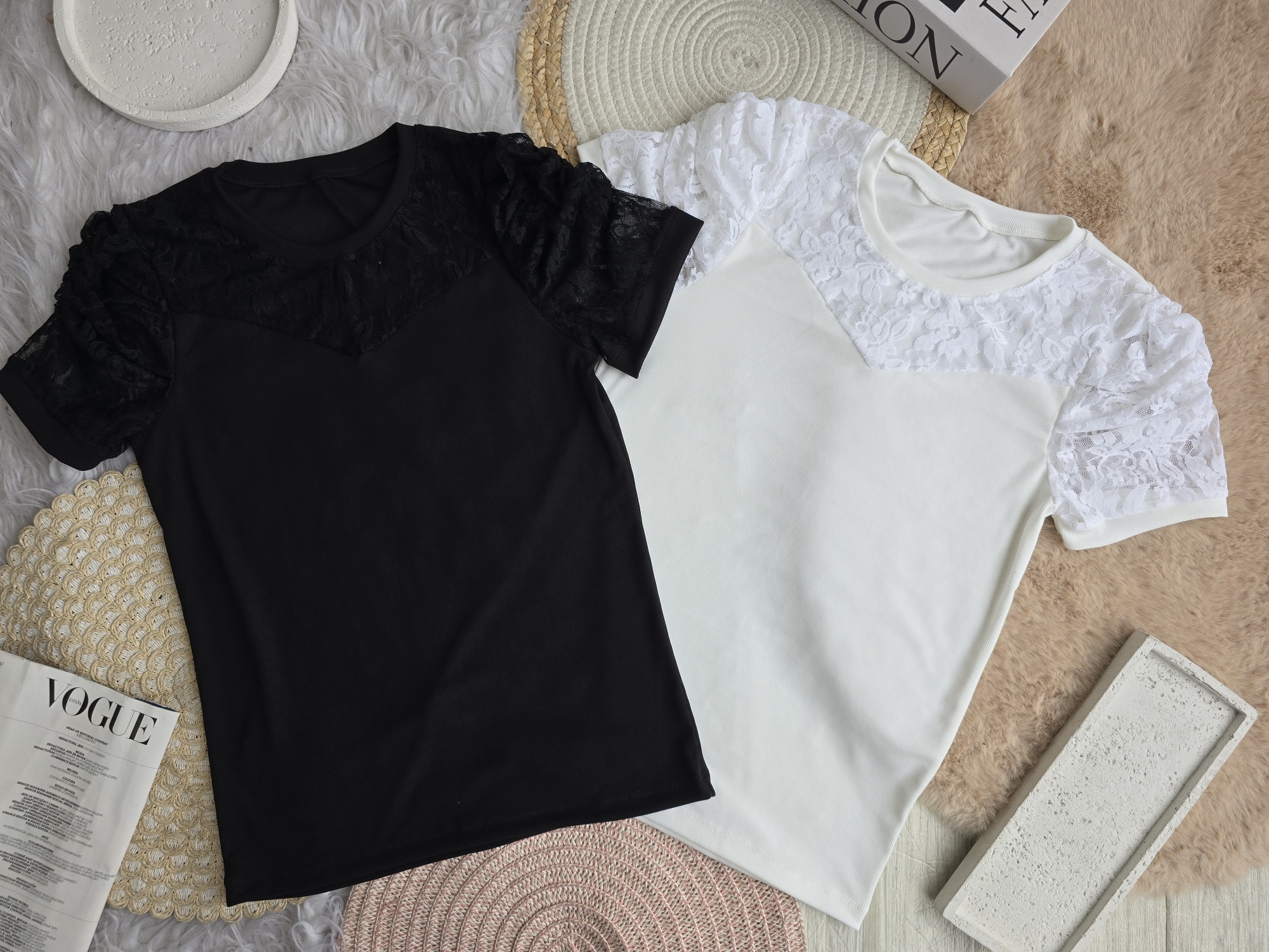 Remera con Encaje - Imagen 4