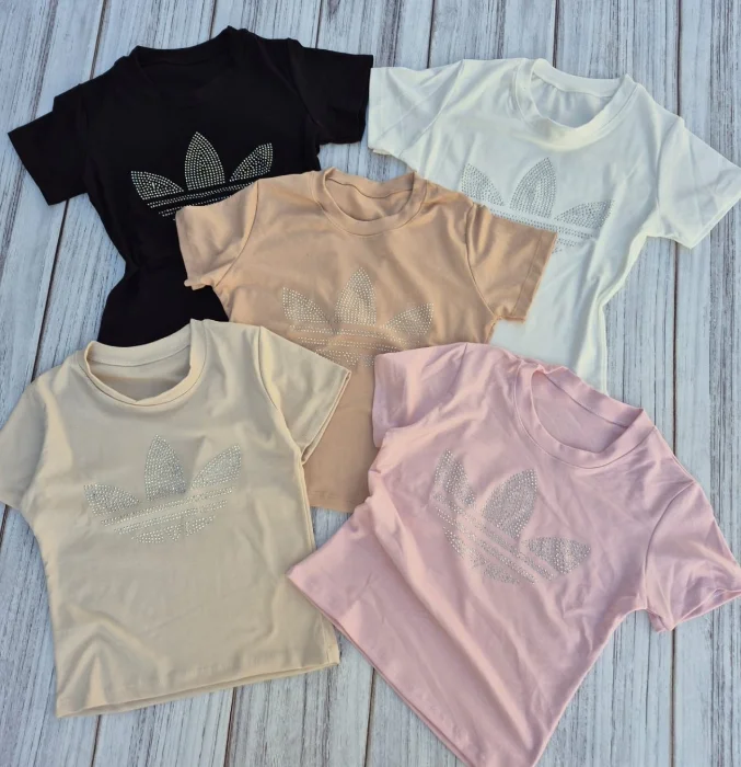 Baby Tee Strass Adi y Nk