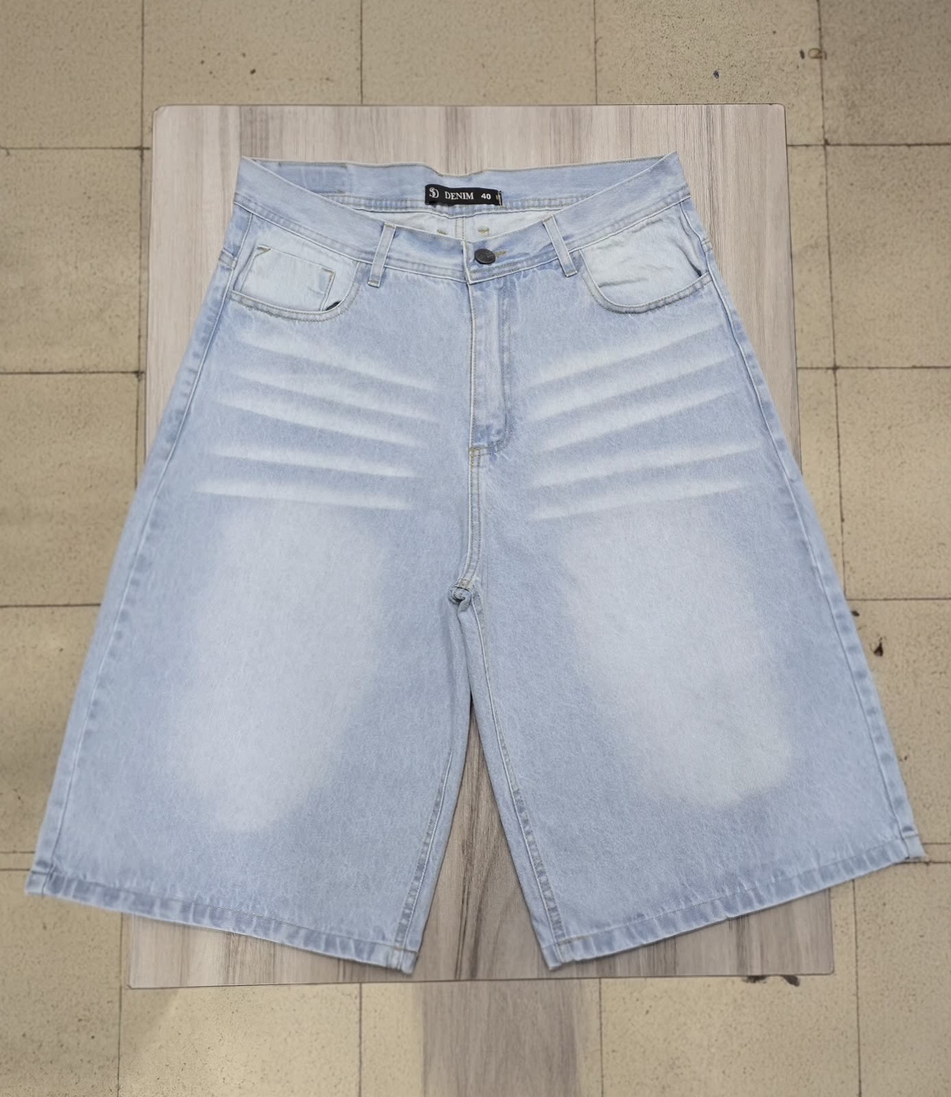 Bermuda Baggy Loc+big - 42d1a3f9-a0f5-4f74-9b39-fbc63d109d64.jpeg