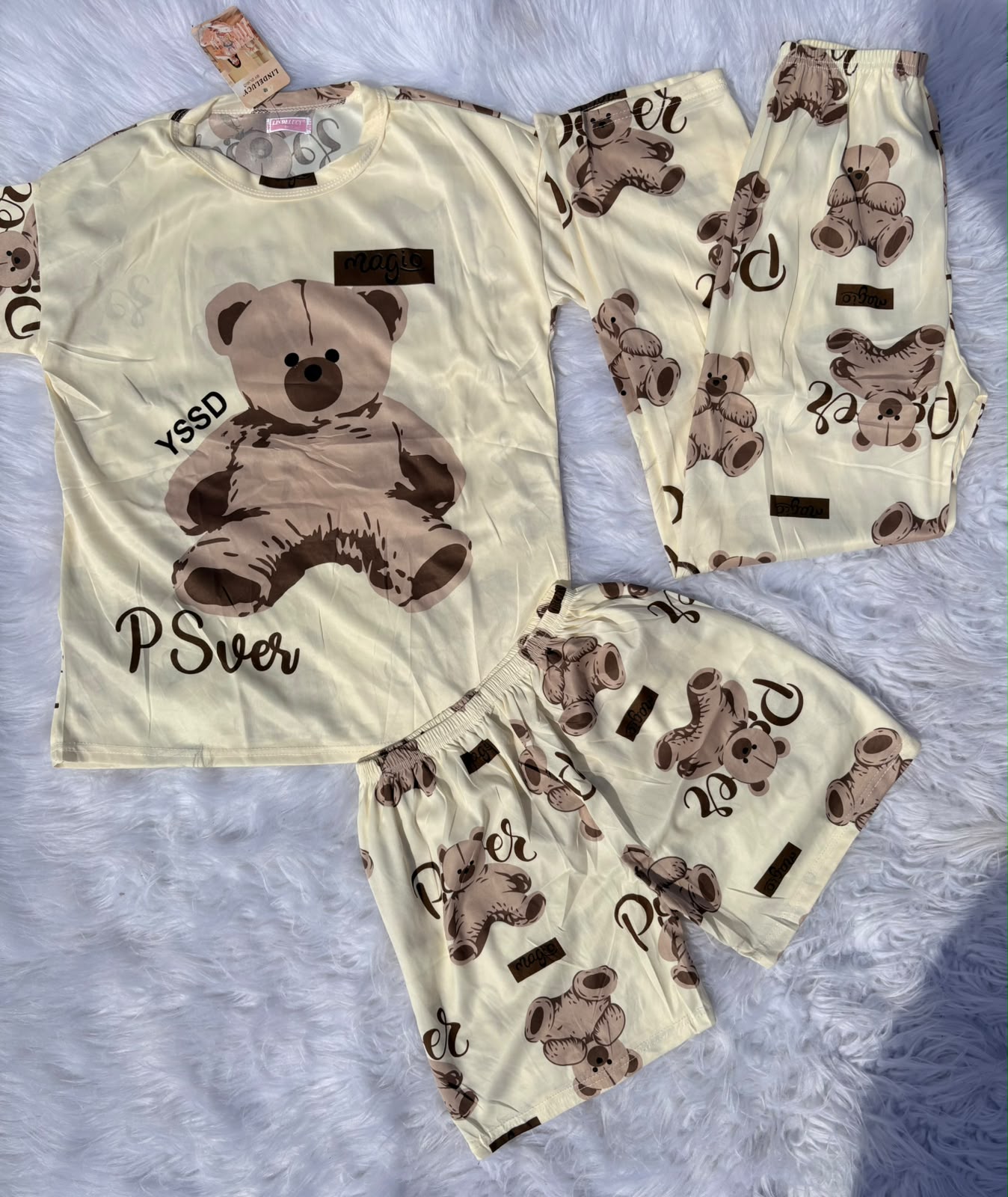 Pijama de 3 Piezas - 5beefb60-db08-4aa1-995d-a9680c3749be.jpeg