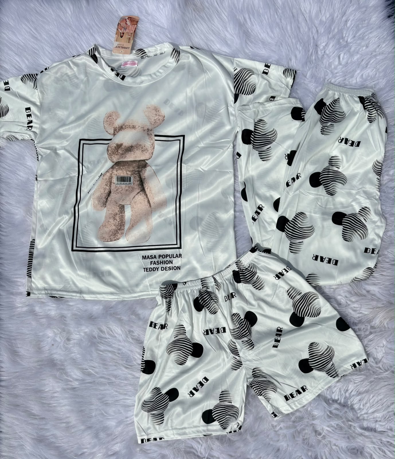 Pijama de 3 Piezas - a74b3668-66e1-4073-ab6f-4a63ab39ec8b.jpeg
