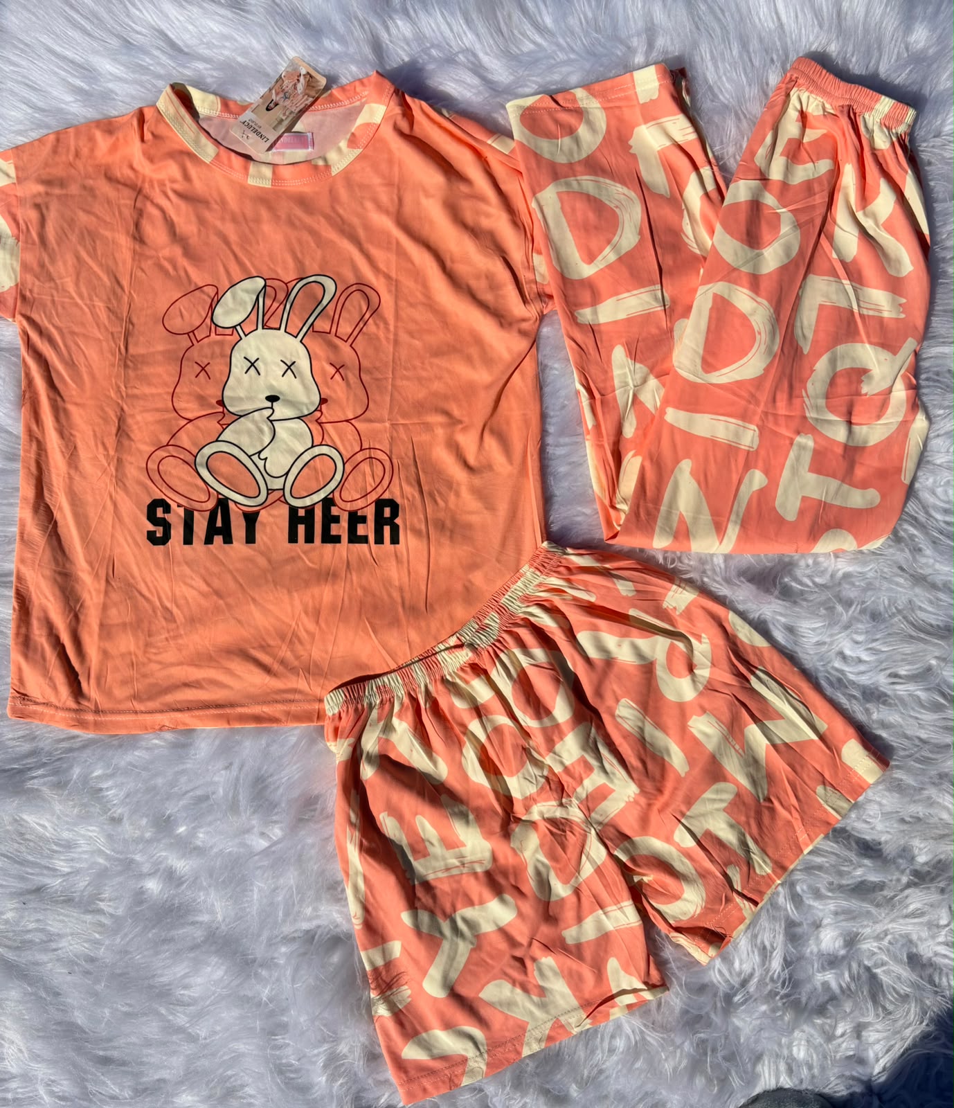 Pijama de 3 Piezas - a91f16c3-f637-4a17-8289-f69388692640.jpeg