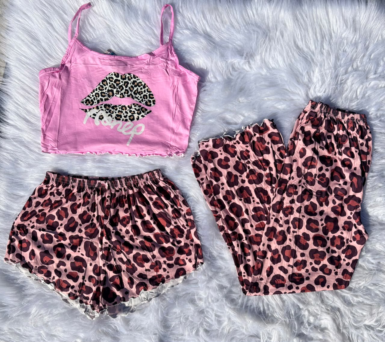 Pijama de 3 Piezas - 3f5a6c86-595b-4955-9ff2-f11c99a66af9.jpeg