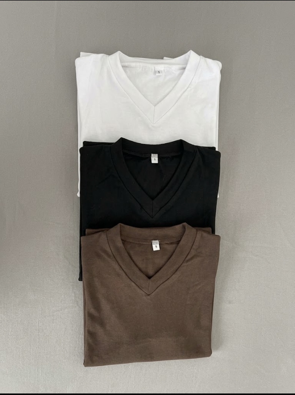 Remera Cuello V Algodón - IMG_4328.jpeg
