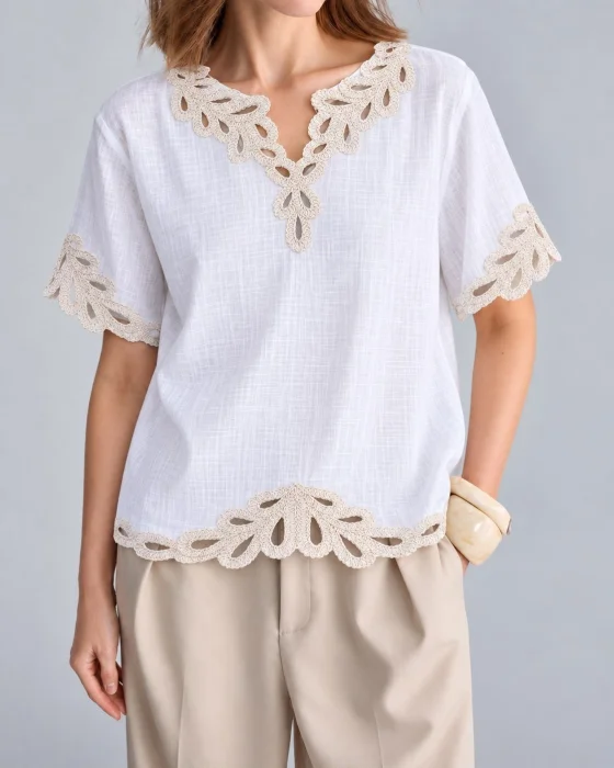 Blusa Cuello Bordado