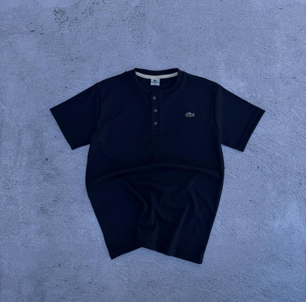 Remera con Botones Lacos Wafle Premium Bordado - Imagen 3