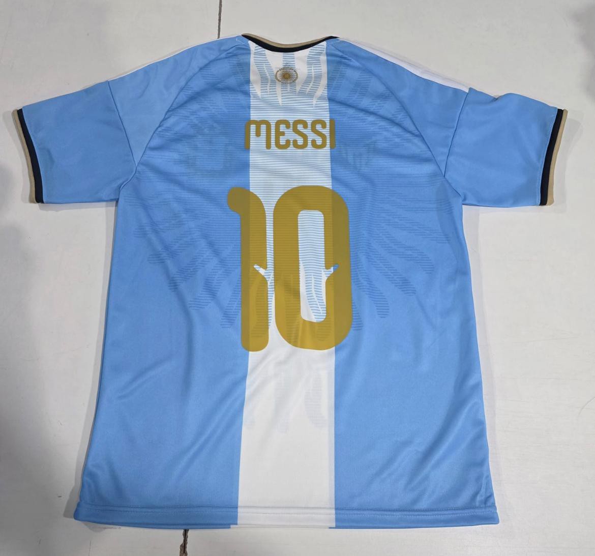 Camiseta Conmemorativa Despedida Mesi Bordada - Imagen 2