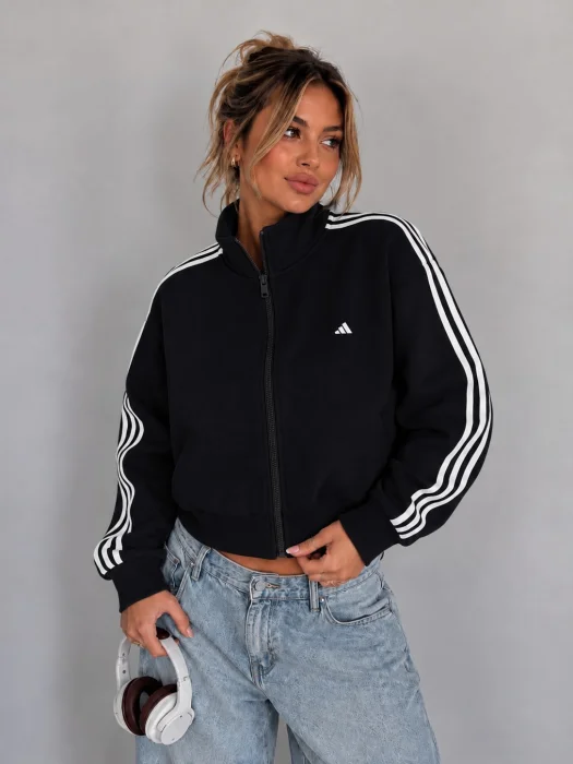 Campera Overside de Lycra Deportiva Logo Bordado y Bolsillos