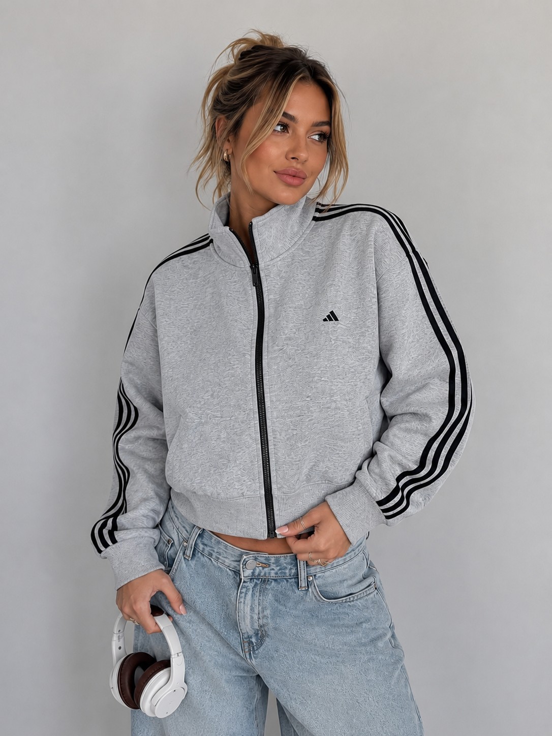 Campera Overside de Lycra Deportiva Logo Bordado y Bolsillos - Imagen 3