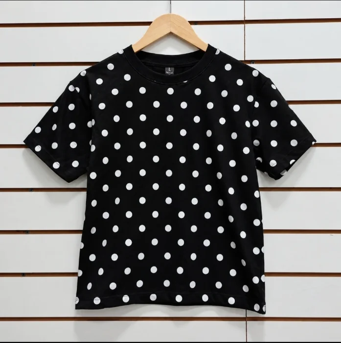 Remera Lunares