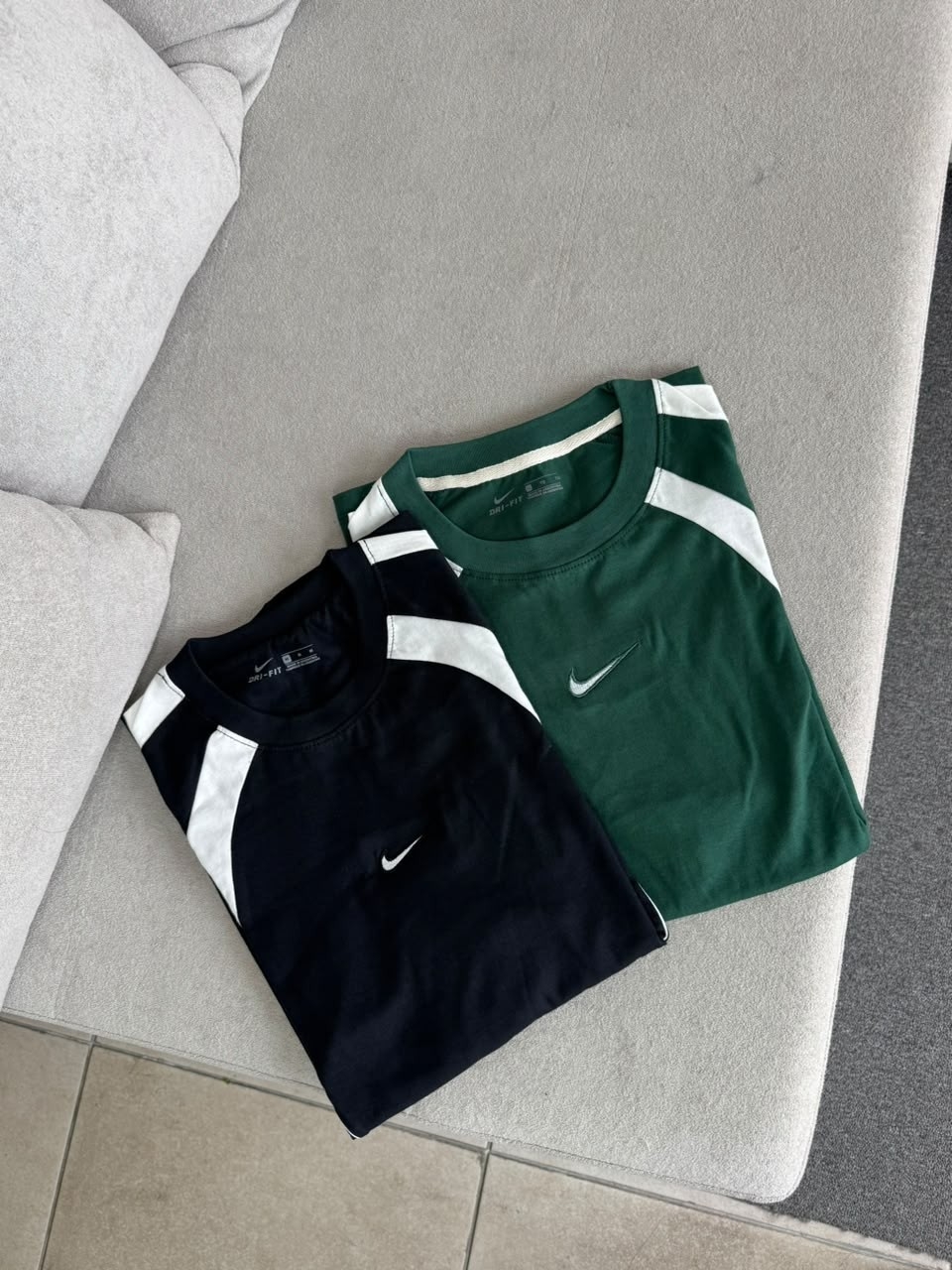 Remera Over Bicolor Nk - Imagen 2