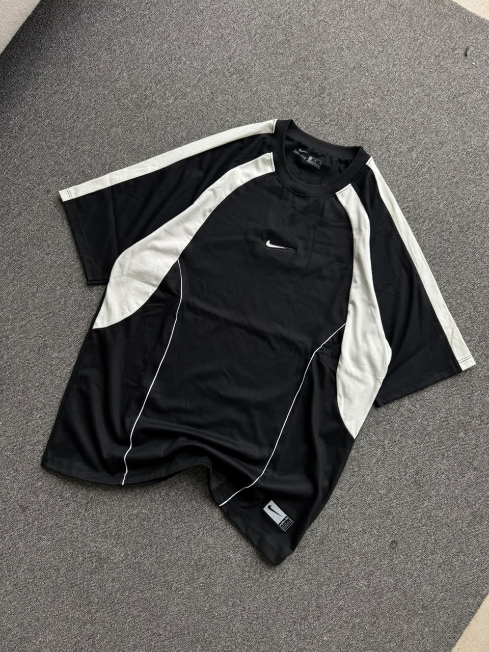 Remera Over Bicolor Nk - Imagen 5
