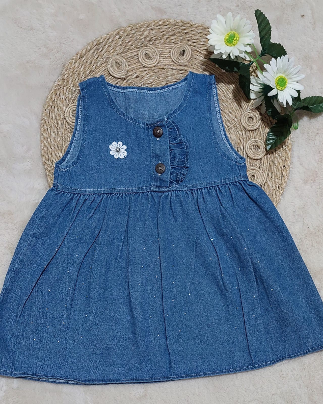 Vestido con Flores Blancas - Imagen 3