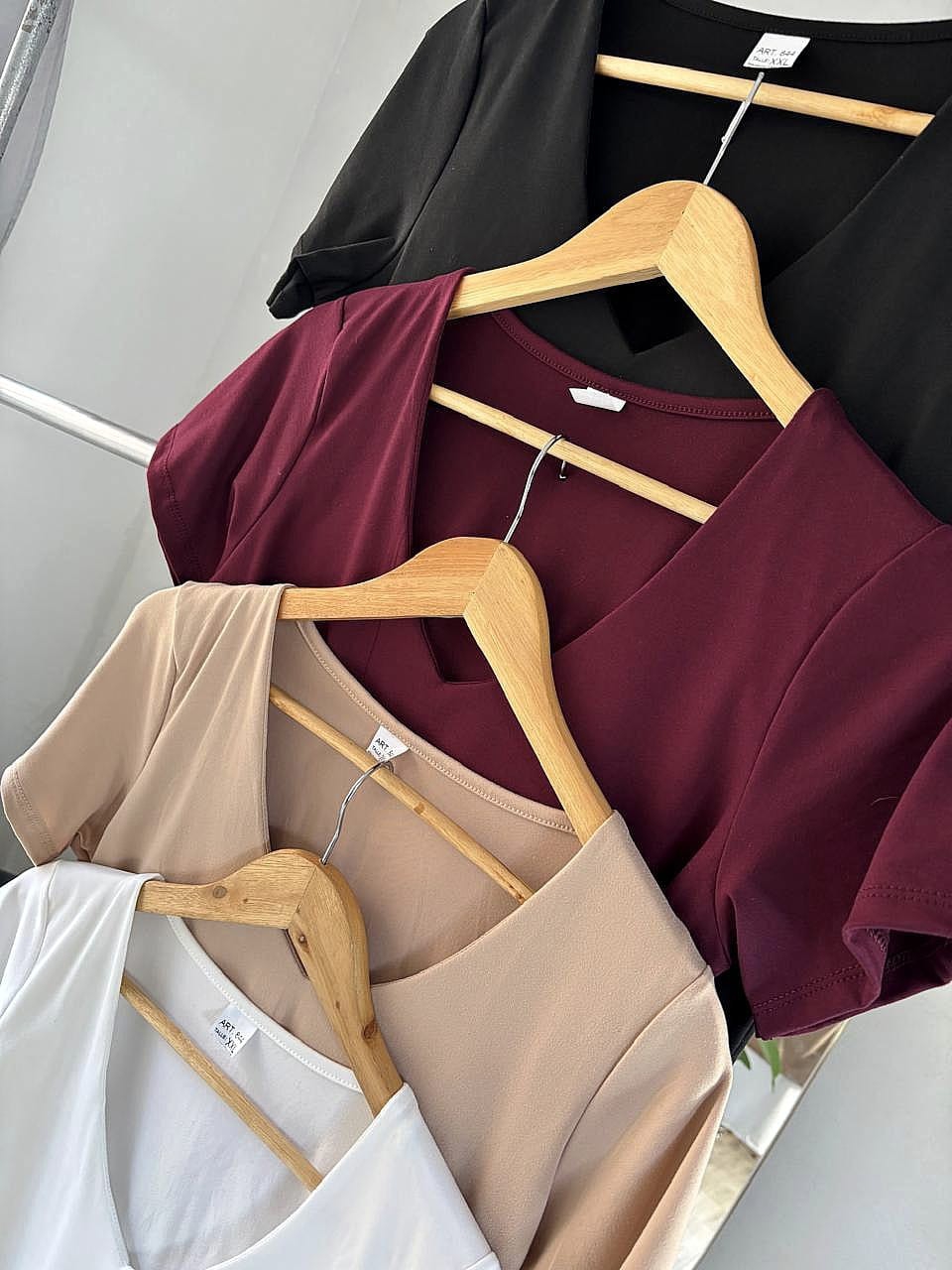 Remera Cuello V Modal Soft - Imagen 4