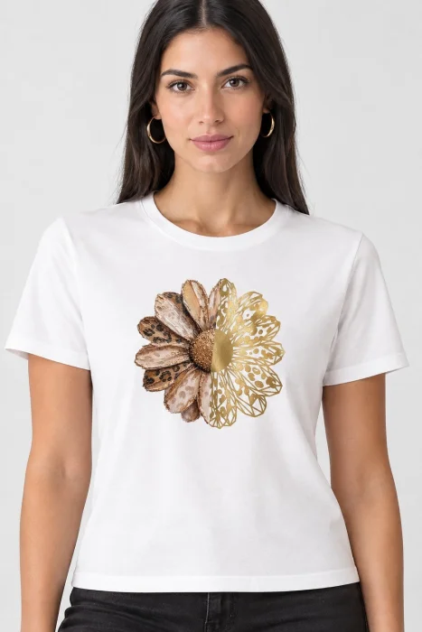Remeras Tendencia con Detalles Dorados Proximamente
