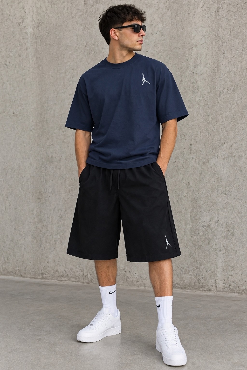 Conjunto Remera Algodón Peinado y Bermuda Lycra Oversize con Logo Chico - Imagen 3