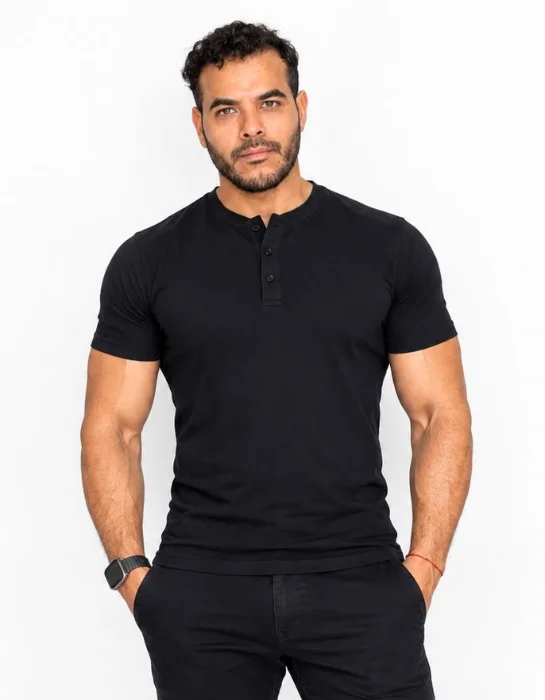 Remera Cuello Mao con Botones